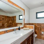 Sara Playa Blanca (Lanzarote)