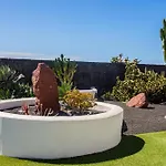 Sara Playa Blanca (Lanzarote)